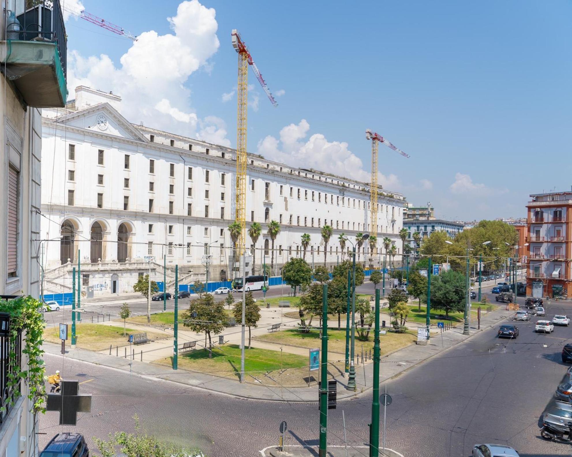 Apartment Carlo Iii - Centro - 3min Aeroporto
